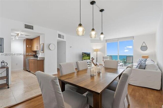 Foto del edificio - 10275 Collins Ave