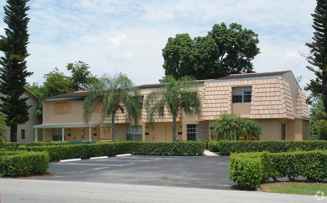 Primary Photo - 8503 NW 35th Ct