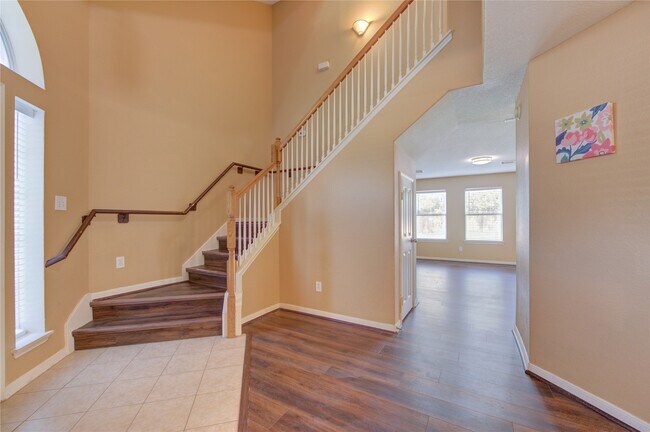 Foto del edificio - 5011 Moss Garden Ln