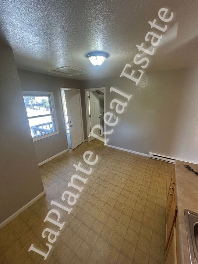 Building Photo - 4105 Walker Ave