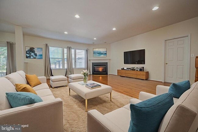 Building Photo - 8324 Tenbrook Dr