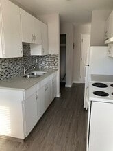 Building Photo - Ferncrest Manor