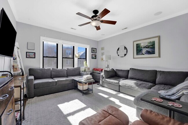 Foto del edificio - 1608 W Byron St