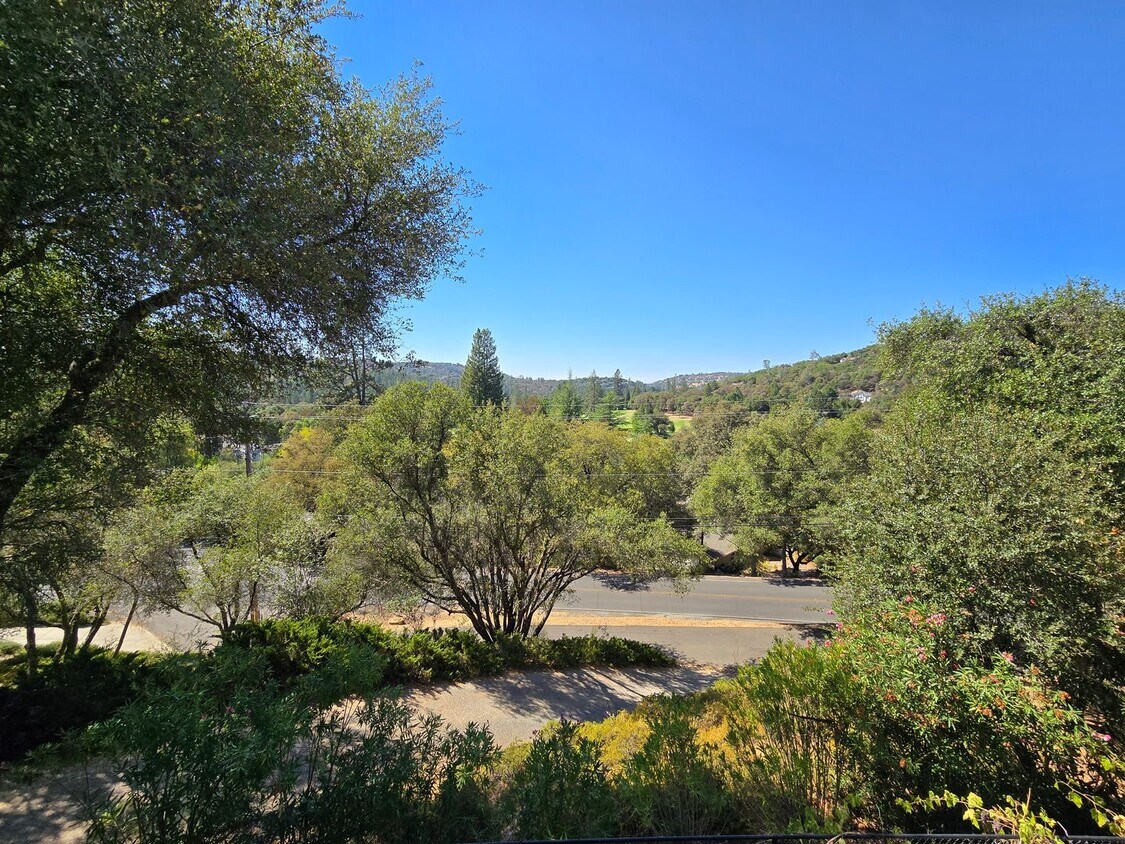 Foto principal - Welcome to this charming 1-bedroom, 1.5 ba...