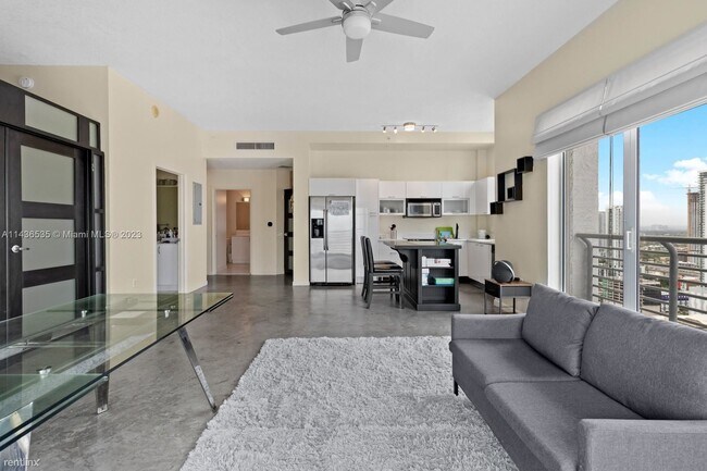 Building Photo - 2 br, 2 bath Condo - 133 NE 2nd Ave Apt 3413