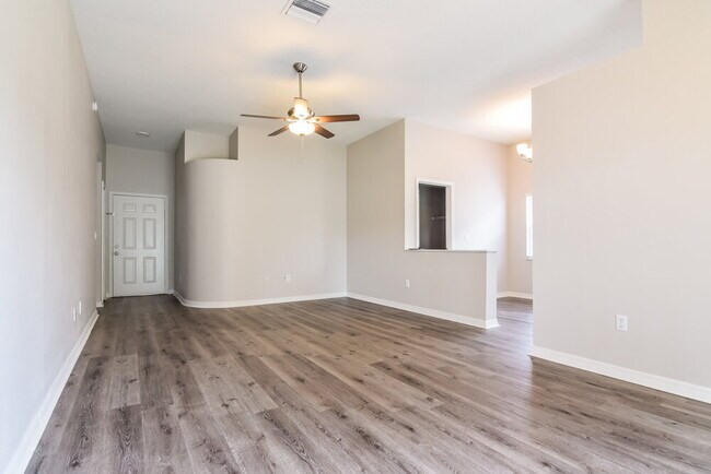 Foto del edificio - 2028 Cattleman Dr