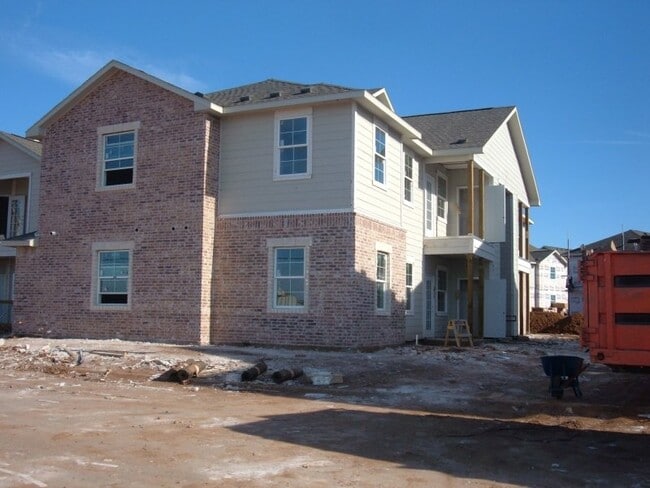 Building Photo - 901 Airport Dr