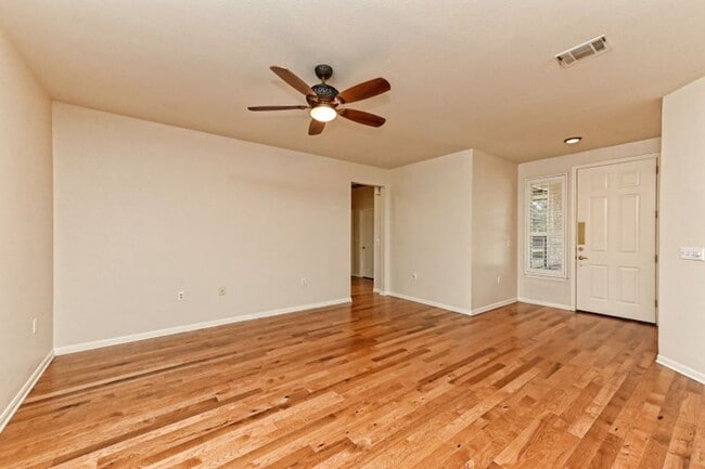 Foto del edificio - 100 Bronco-Unfurnished Sun City Rental Available Now