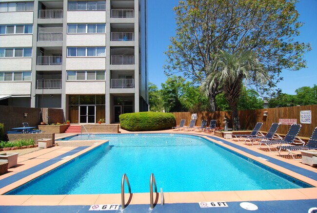 pool - 1520 Senate St