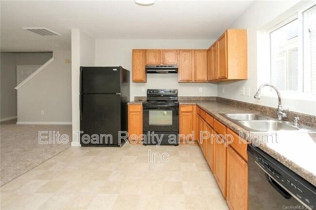 Foto del edificio - 10816 Carstairs St