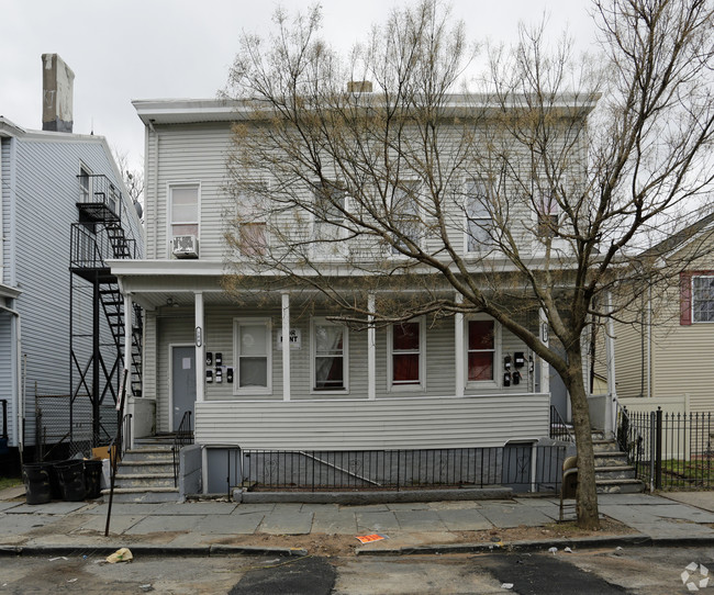 Building Photo - 302-304 Van Houten St