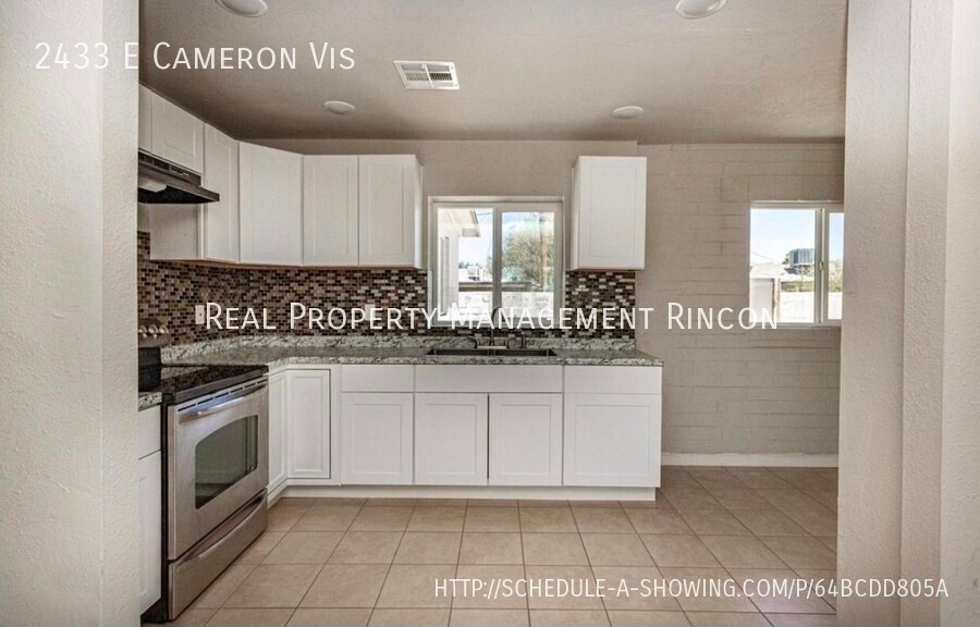Primary Photo - 2433 E Cameron Vista