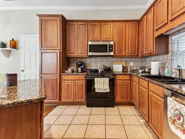 Building Photo - 3 Bedroom Single Family Home in Dallas