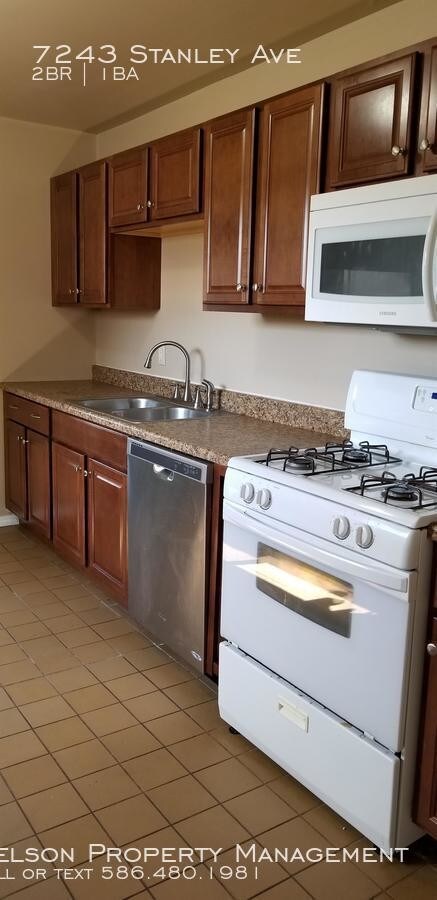 Foto del edificio - 7243 Stanley Ave