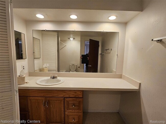 Building Photo - 29576 City Center Dr
