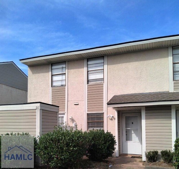 Foto principal - 727 S Main St