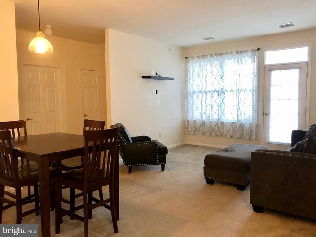 Foto del edificio - 632 Timberlake Dr