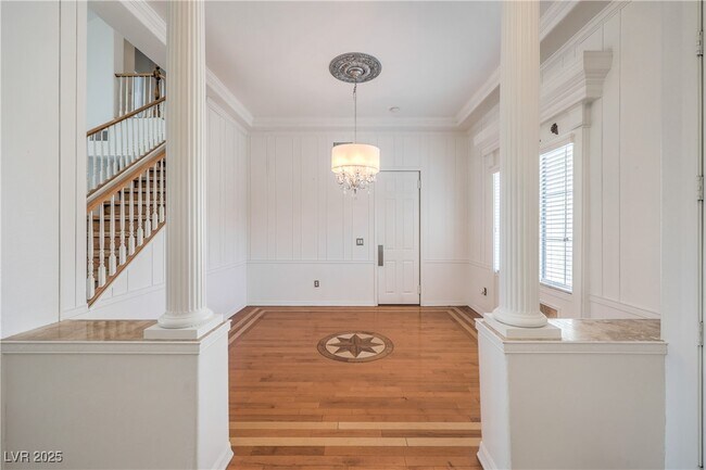 Foto del edificio - 10227 Sunset Gardens Dr