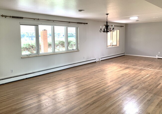 Foto del edificio - 3055 Crabapple Rd