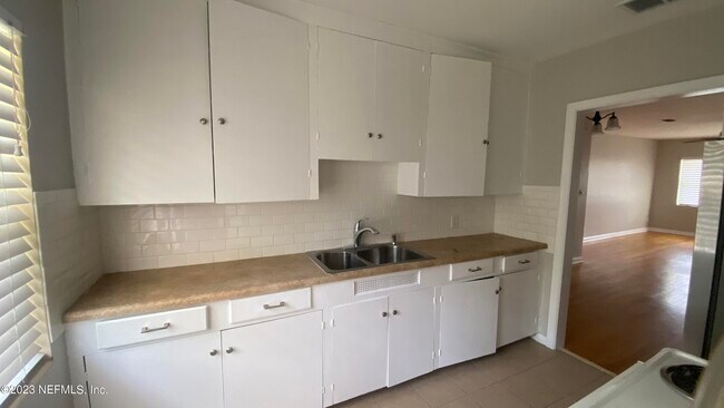 Foto del edificio - 1543 Nicholson Rd