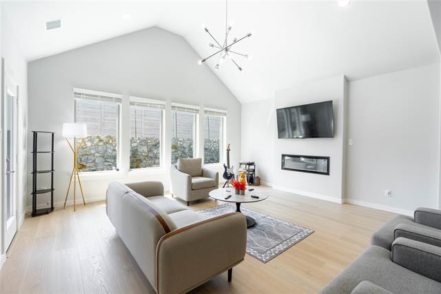 Foto del edificio - 3705 Solstice Rd