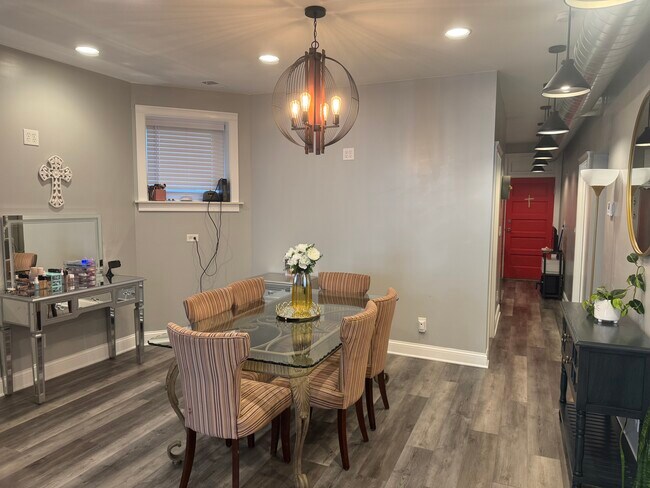 Foto del edificio - 5932 S Maplewood Ave