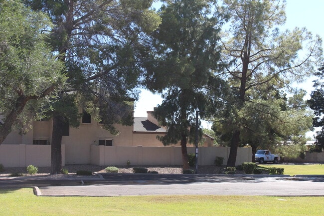 Building Photo - 3301 E Kelton Ln