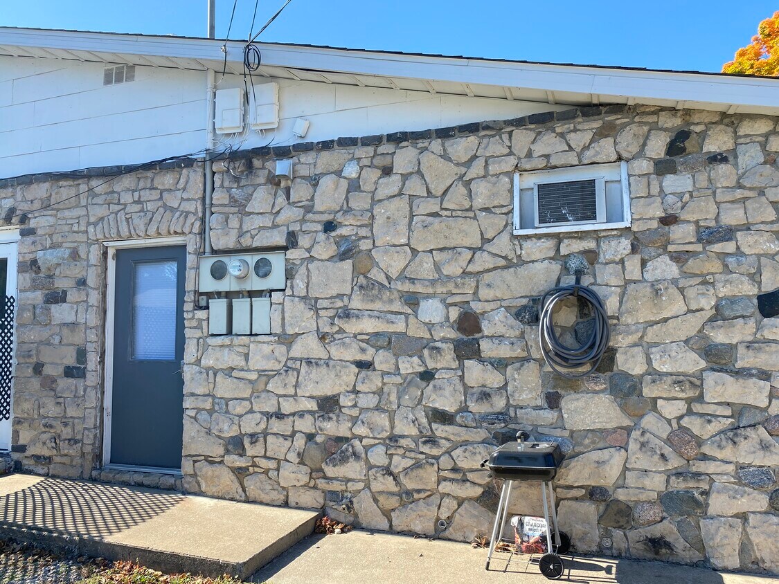 Primary Photo - 517 Madison St