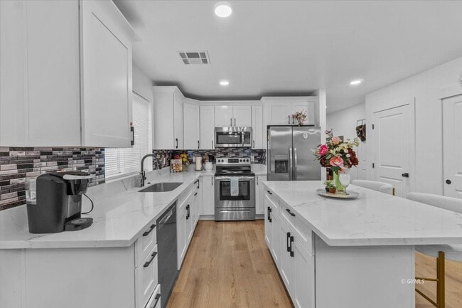 Building Photo - 1572 Kelson Pl