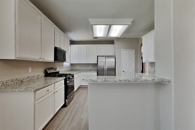 Building Photo - 4811 Beaver Pond Cir