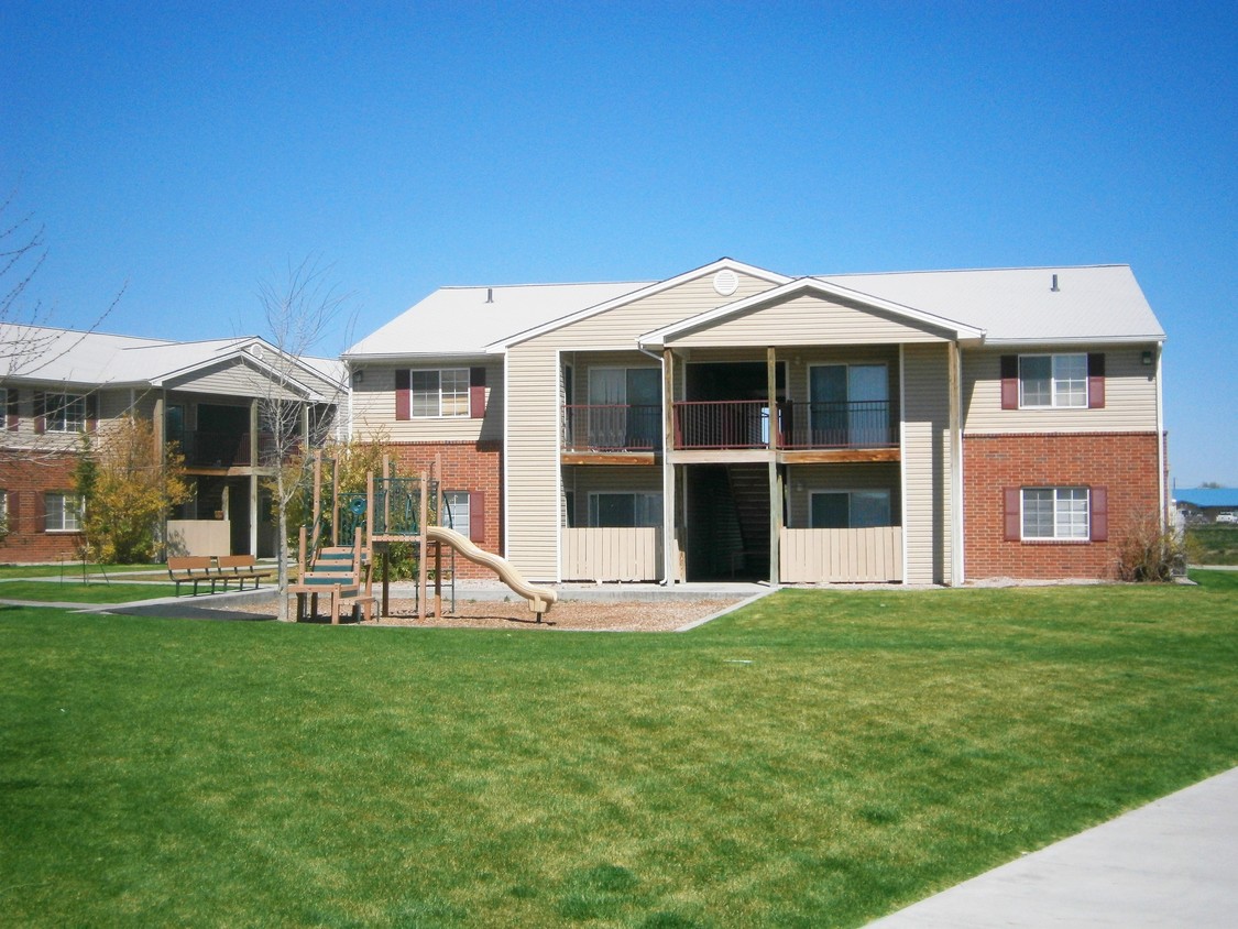 Foto del edificio - Cottonwood Apartment Homes