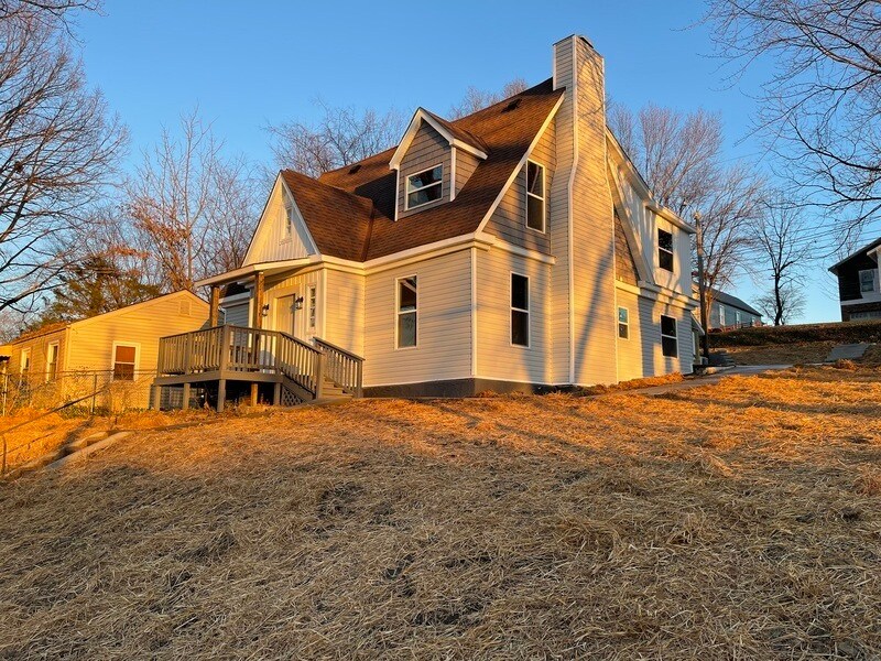 Foto principal - 202 E Columbia Ave