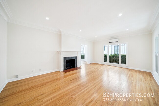 Foto del edificio - 451 N Sycamore Ave