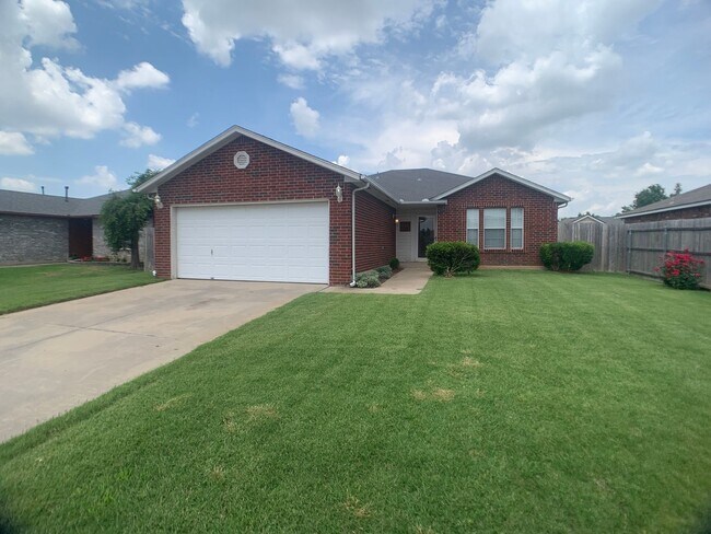 Foto del edificio - Moore 3 Bed 2 Bath