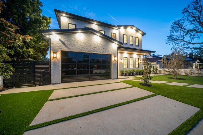 Foto del edificio - 4919 Mammoth Ave