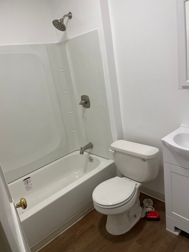 Foto del edificio - 24 Henry St