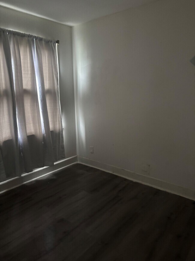 Foto del edificio - 836 Maplewood Ave