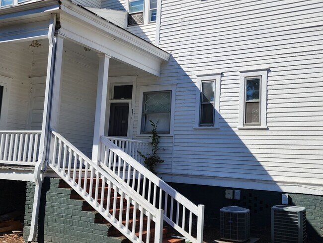 Foto del edificio - 1b Apartment in Statesville's Historic Dis...