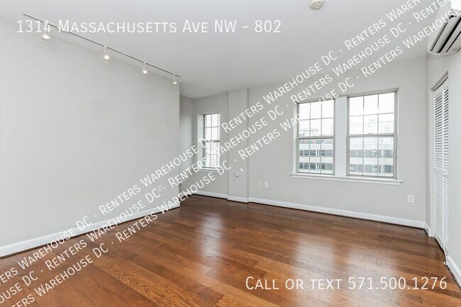 Building Photo - Charming top-floor studio near Logan Circle!