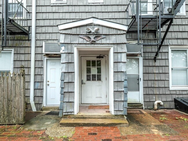 Building Photo - 316-324-324 Sea Cliff Ave