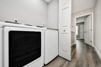 Building Photo - 781 Country Pl Dr