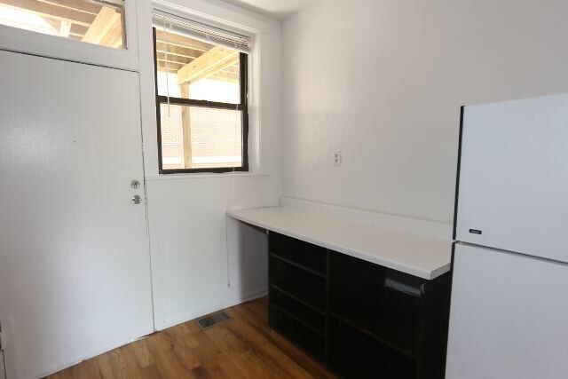 Foto del edificio - 823 W Waveland Ave