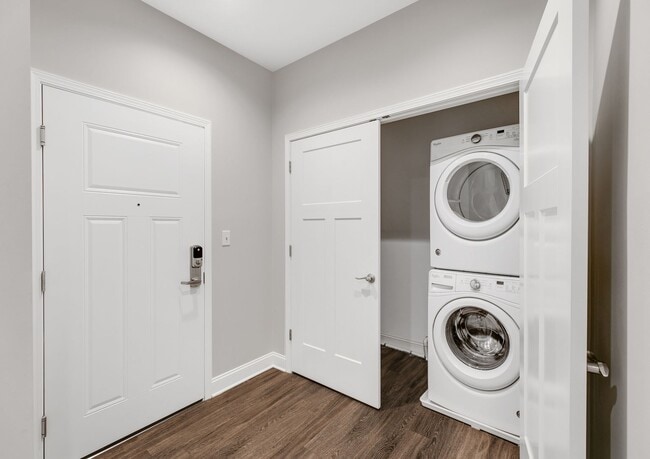 Foto del edificio - HUGE! 1 bedroom Next to Albany Med!