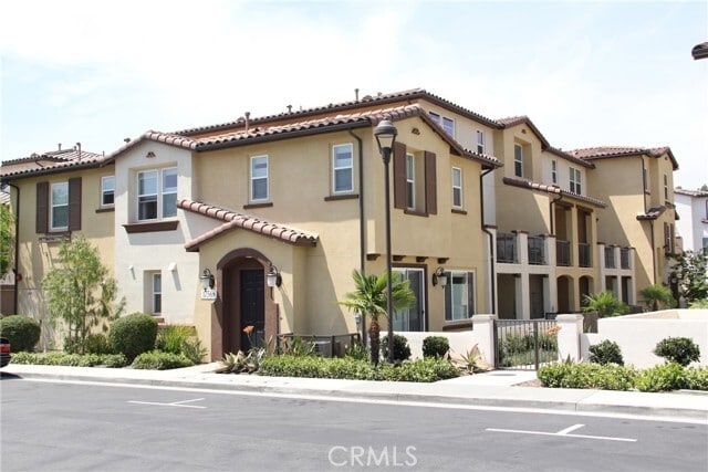 Building Photo - 17558 Water Garden Ct