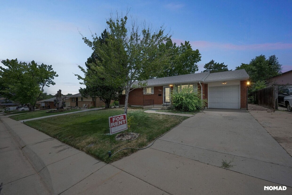 Foto principal - Spacious 4BR House in Denver