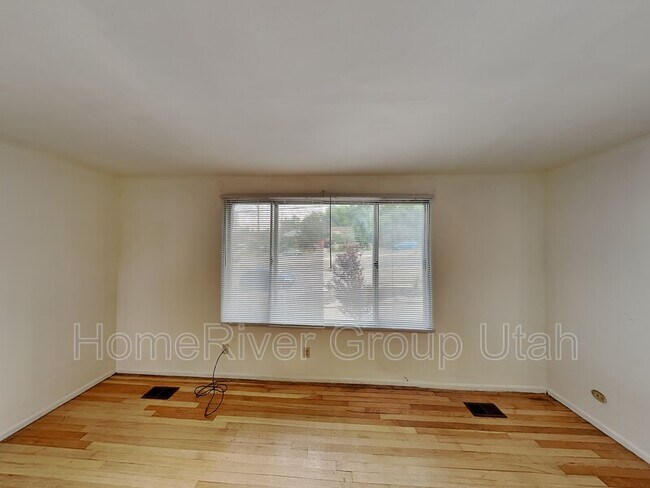 Foto del edificio - 801 S McClelland St
