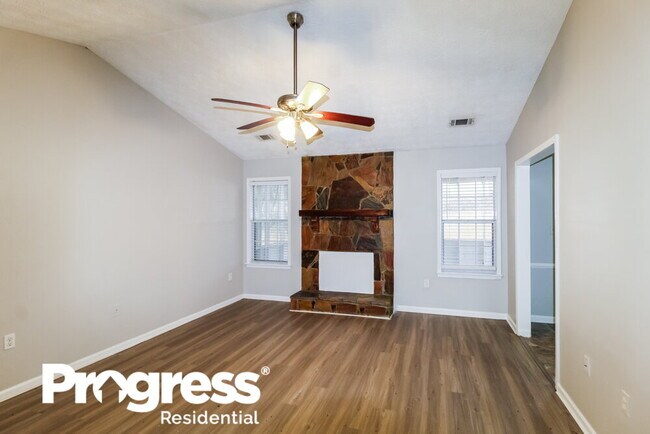 Building Photo - 270 Lazy Hollow Ln
