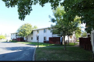Building Photo - 3435 Santa Rosa Way