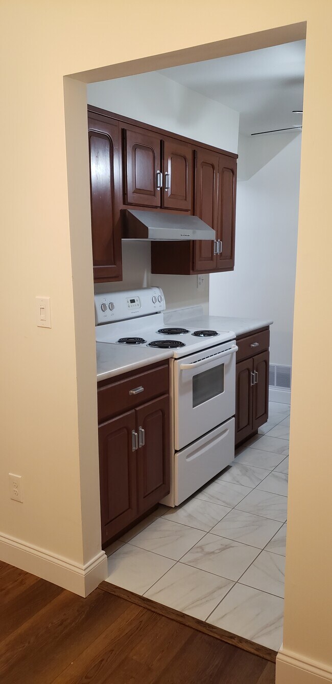 Building Photo - 18 Amber Ct