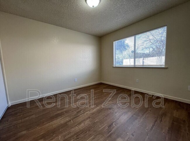 Building Photo - 1173 Kelso St